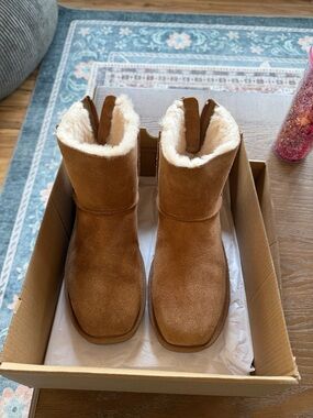 Ugg Chestnut Suede Shearling Lined Short Boot